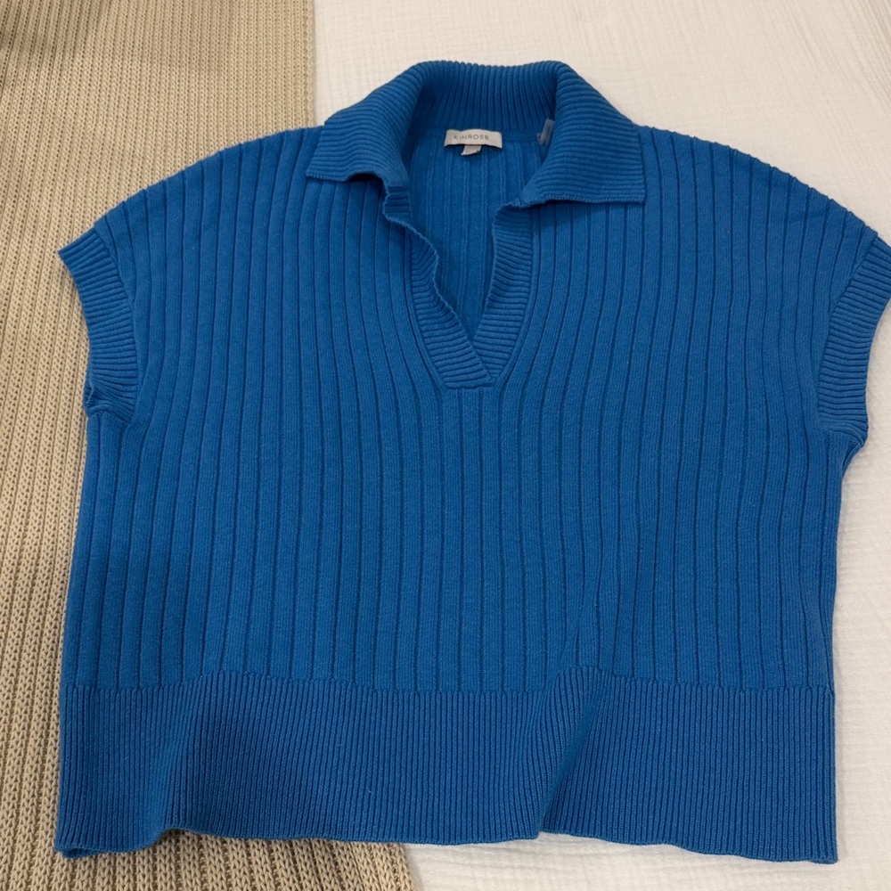 Kinross V-Neck Blue Ribbed Sweater